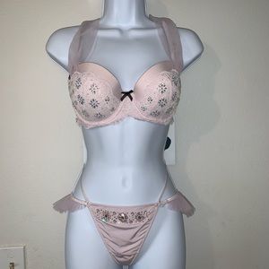 2014 Victoria’s Secret Fashion Show Lingerie Set